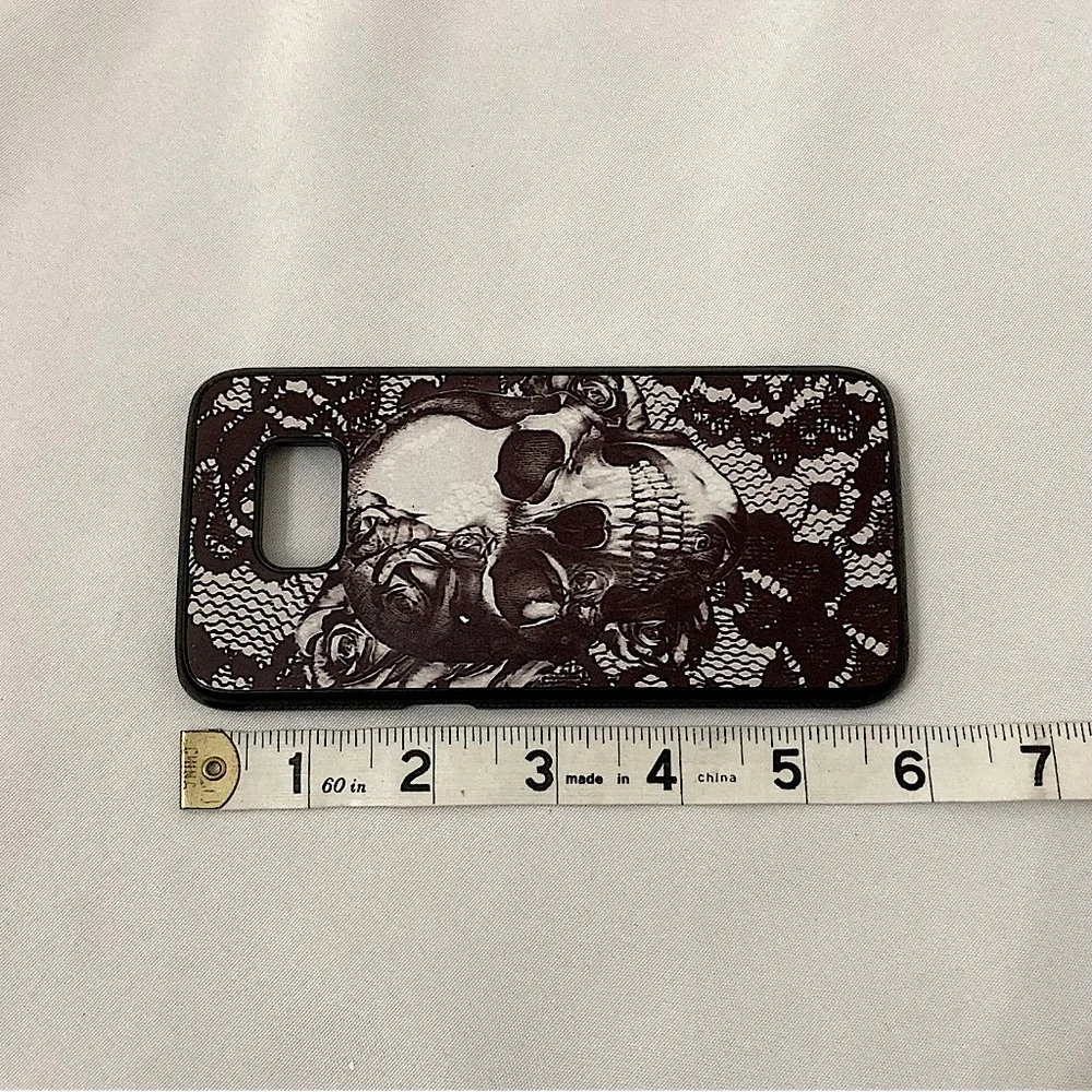Skull And Roses Phone Case